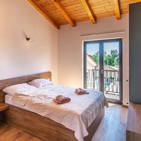 With Swimming Pool And Outdoor Kitchen Villa *